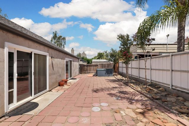868 Cinnamon Teal Ct, Manteca, CA 95337