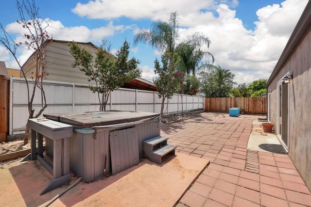 868 Cinnamon Teal Ct, Manteca, CA 95337