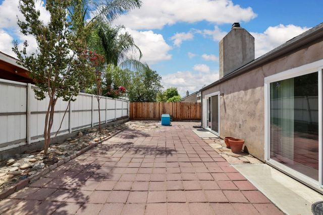 868 Cinnamon Teal Ct, Manteca, CA 95337