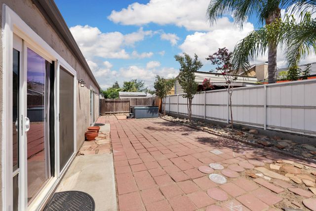 868 Cinnamon Teal Ct, Manteca, CA 95337