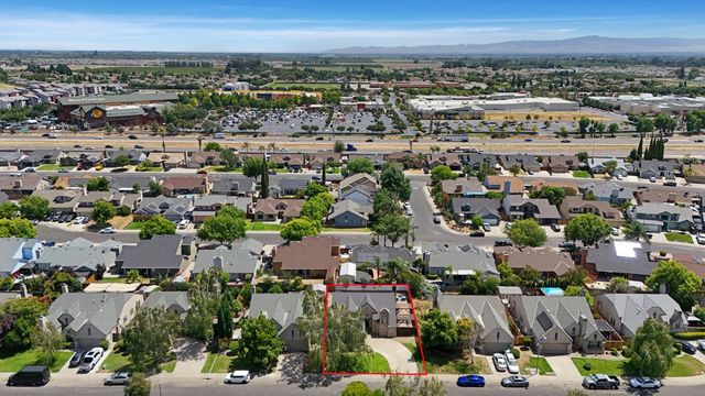 868 Cinnamon Teal Ct, Manteca, CA 95337