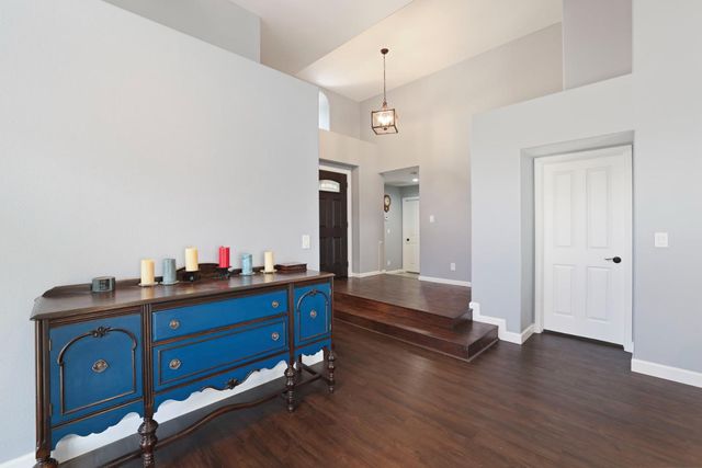 868 Cinnamon Teal Ct, Manteca, CA 95337