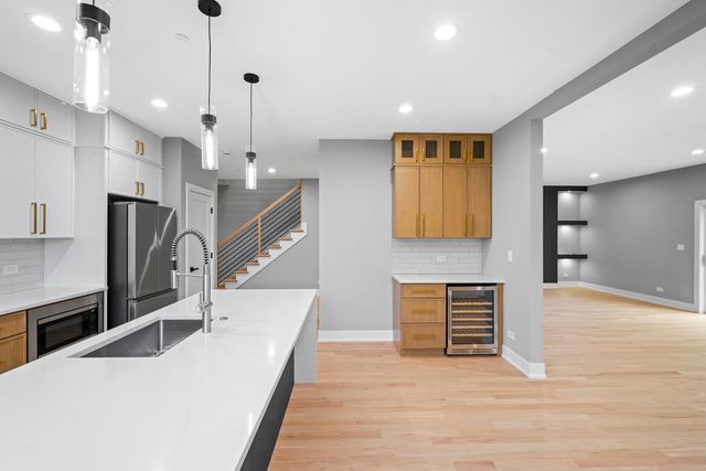 9610 W 57th Street, Countryside, IL 60525