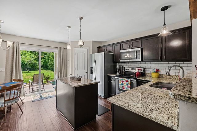 162 Cobblestone Place Dr, Goodlettsville, TN 37072