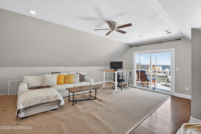 27 5th Street, Highlands, NJ 07732