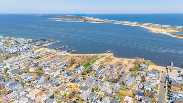 27 5th Street, Highlands, NJ 07732