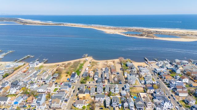 27 5th Street, Highlands, NJ 07732