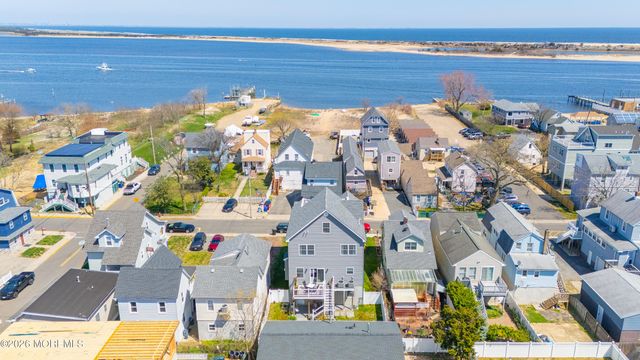 27 5th Street, Highlands, NJ 07732