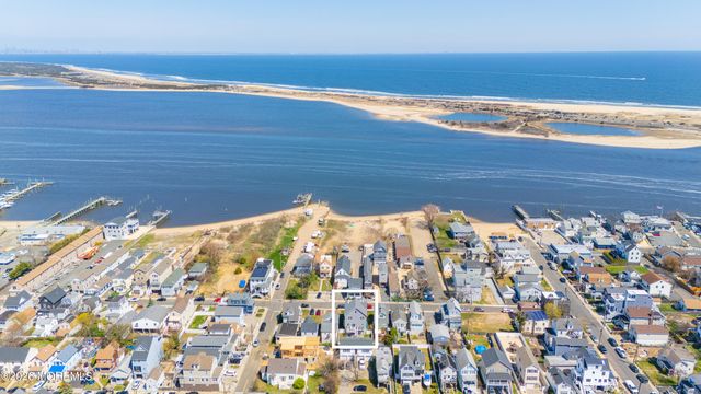 27 5th Street, Highlands, NJ 07732