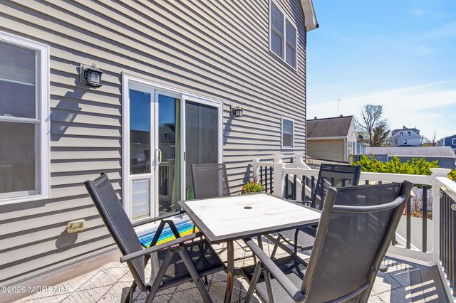 27 5th Street, Highlands, NJ 07732