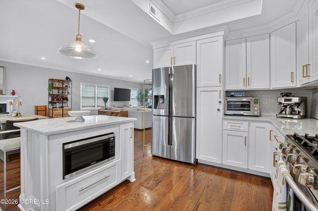 27 5th Street, Highlands, NJ 07732