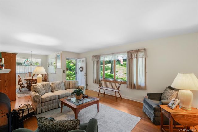 12 Regent Place, Huntington, NY 11743