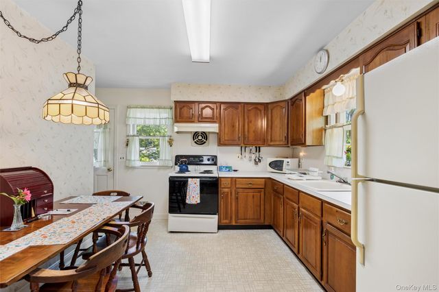 12 Regent Place, Huntington, NY 11743