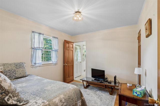 12 Regent Place, Huntington, NY 11743