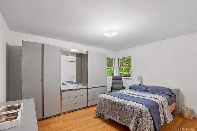 12 Regent Place, Huntington, NY 11743