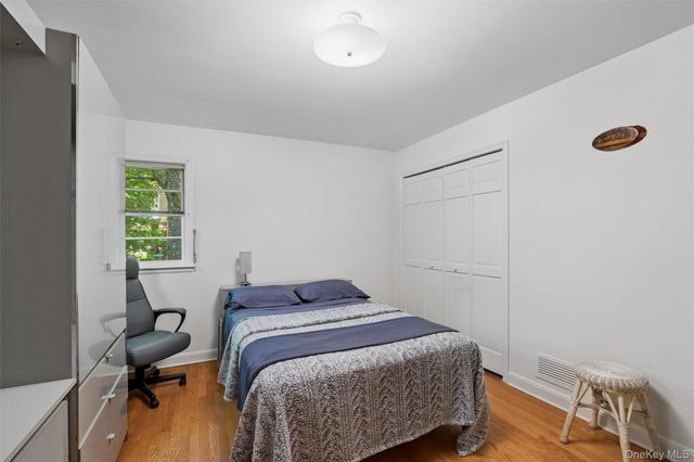 12 Regent Place, Huntington, NY 11743
