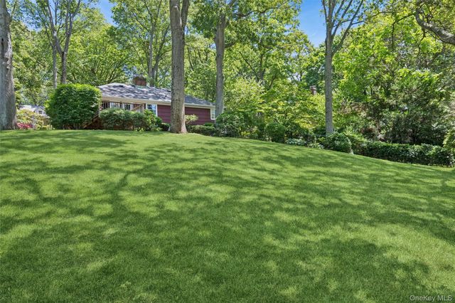 12 Regent Place, Huntington, NY 11743
