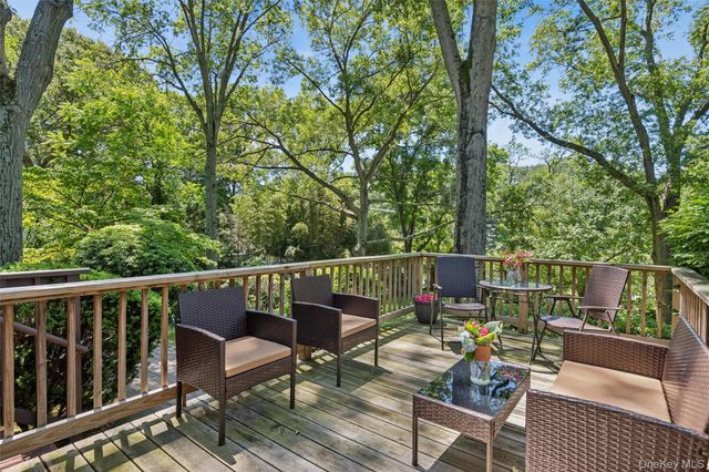 12 Regent Place, Huntington, NY 11743