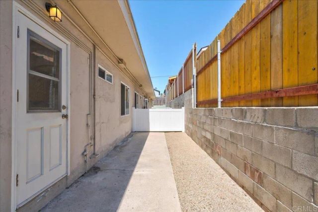 1103 33rd St, San Diego, CA 92102