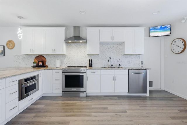 1761 SANDALWOOD DRIVE, Sarasota, FL 34231