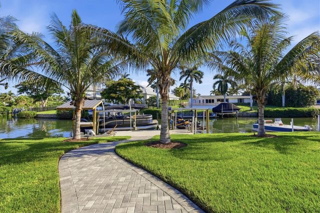 1761 SANDALWOOD DRIVE, Sarasota, FL 34231