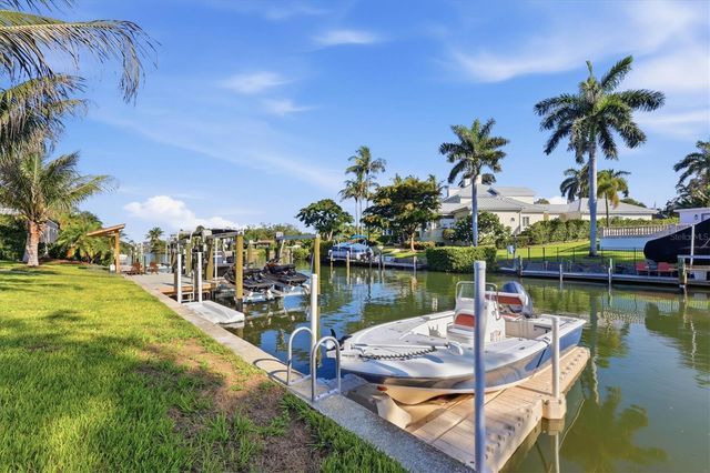 1761 SANDALWOOD DRIVE, Sarasota, FL 34231