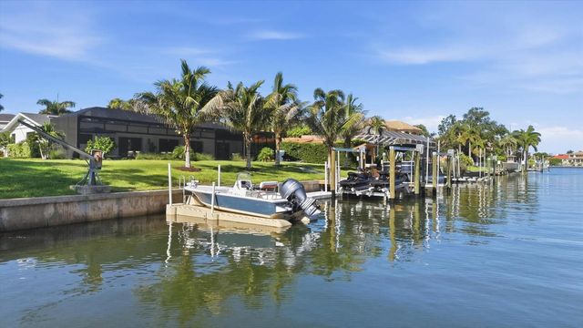 1761 SANDALWOOD DRIVE, Sarasota, FL 34231