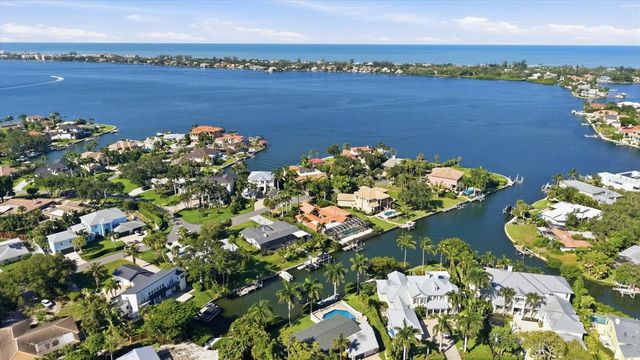 1761 SANDALWOOD DRIVE, Sarasota, FL 34231
