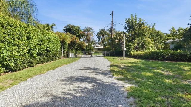 1761 SANDALWOOD DRIVE, Sarasota, FL 34231