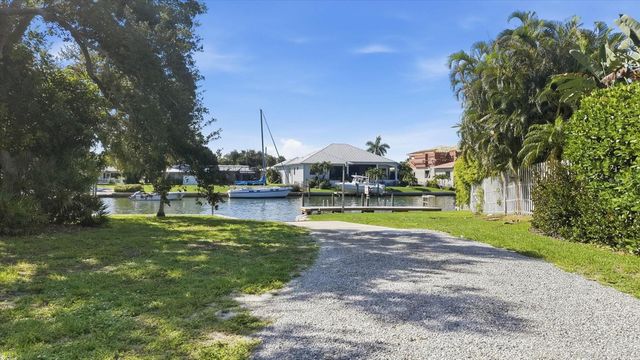 1761 SANDALWOOD DRIVE, Sarasota, FL 34231