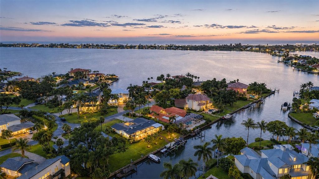 1761 SANDALWOOD DRIVE, Sarasota, FL 34231