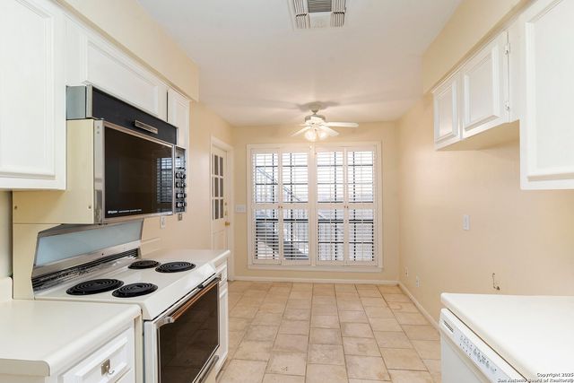 165 W Rampart Dr Apt 507, San Antonio, TX 78216