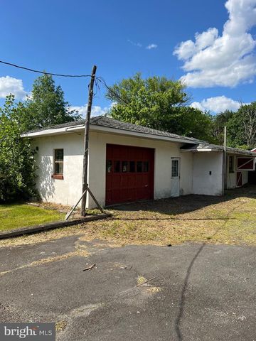 3495 FINLAND RD, Pennsburg, PA 18073