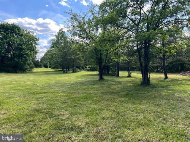 3495 FINLAND RD, Pennsburg, PA 18073