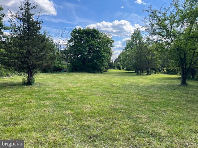 3495 FINLAND RD, Pennsburg, PA 18073