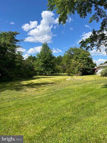 3495 FINLAND RD, Pennsburg, PA 18073