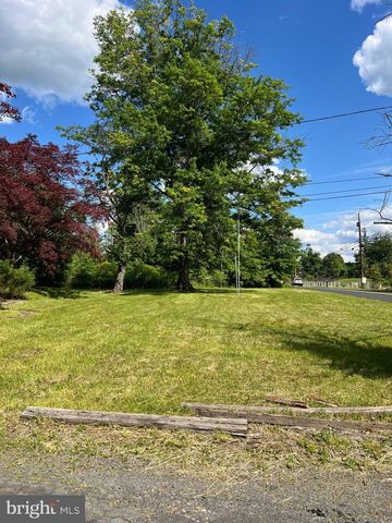 3495 FINLAND RD, Pennsburg, PA 18073