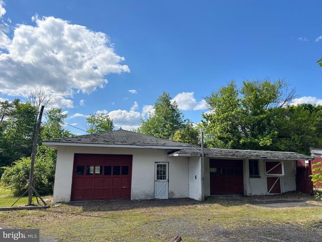 3495 FINLAND RD, Pennsburg, PA 18073