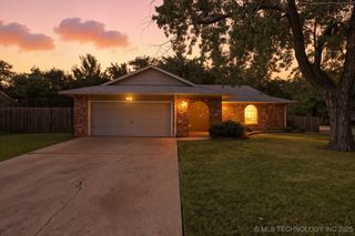 10025 E 33rd Place, Tulsa, OK 74146