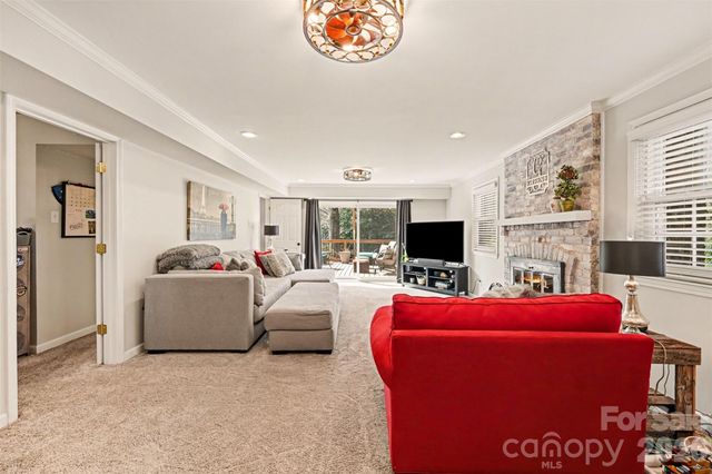 3832 Blowing Rock Way, Charlotte, NC 28210