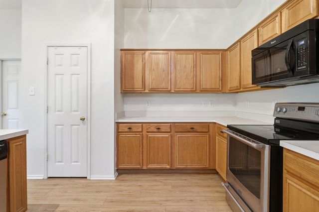 731 Hill Meadow Drive, Midlothian, TX 76065