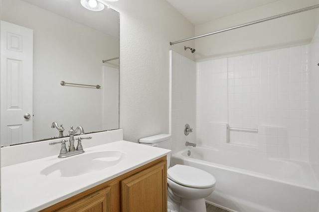 731 Hill Meadow Drive, Midlothian, TX 76065