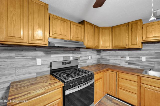3070 Ashes Creek Ln, Bloomfield, KY 40008