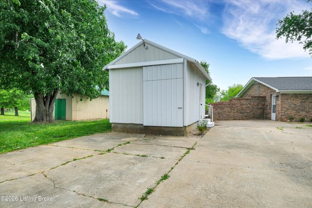 3070 Ashes Creek Ln, Bloomfield, KY 40008