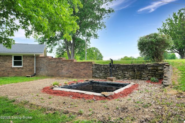 3070 Ashes Creek Ln, Bloomfield, KY 40008