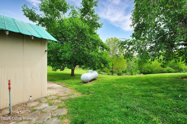 3070 Ashes Creek Ln, Bloomfield, KY 40008