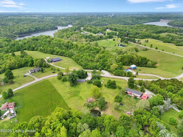 3070 Ashes Creek Ln, Bloomfield, KY 40008