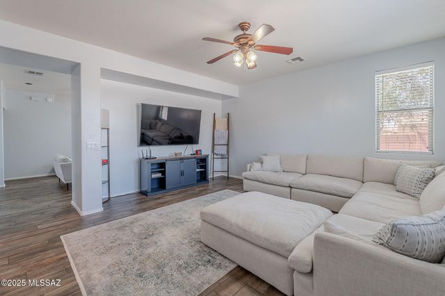 1090 E Lyle Canyon Drive, Sahuarita, AZ 85629