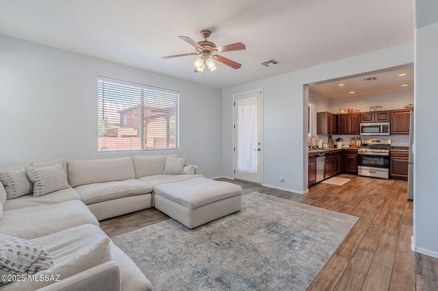 1090 E Lyle Canyon Drive, Sahuarita, AZ 85629