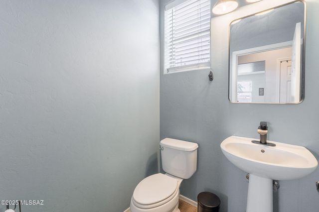 1090 E Lyle Canyon Drive, Sahuarita, AZ 85629